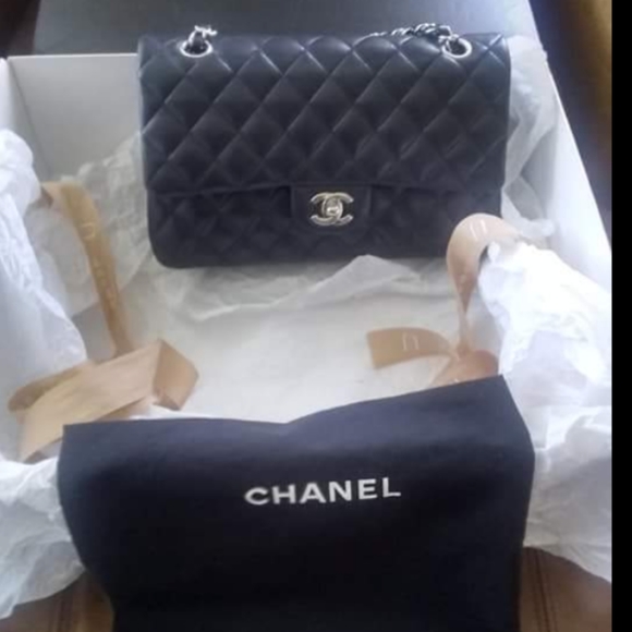 CHANEL Handbags - Chanel Classic handbag